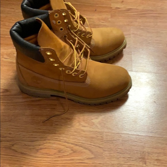 Boots - Picture 2 of 4